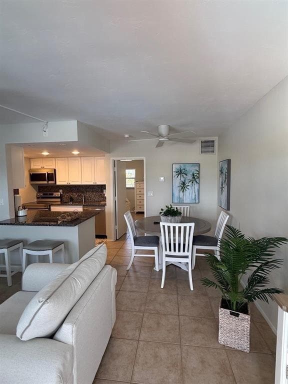 4658 BOUGAINVILLA Drive 59, Lauderdale-By-The-Sea, FL 33308 17