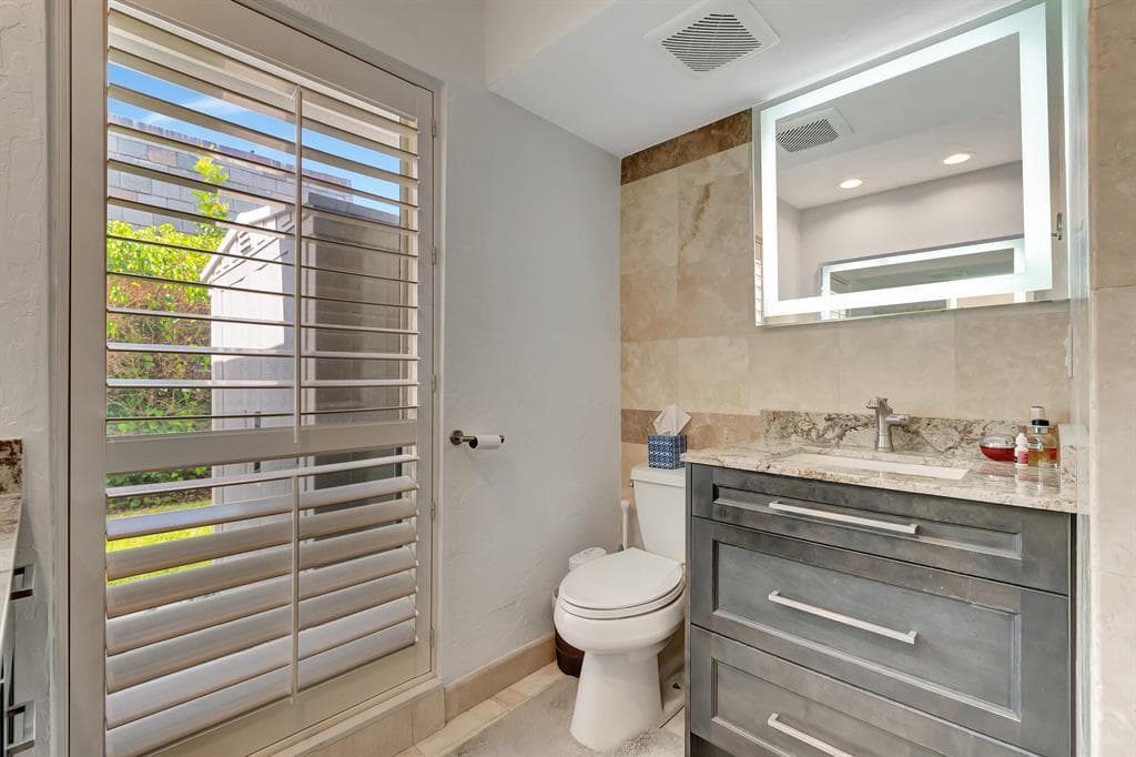 4450 NE 23RD Avenue, Lighthouse Point, FL 33064 21