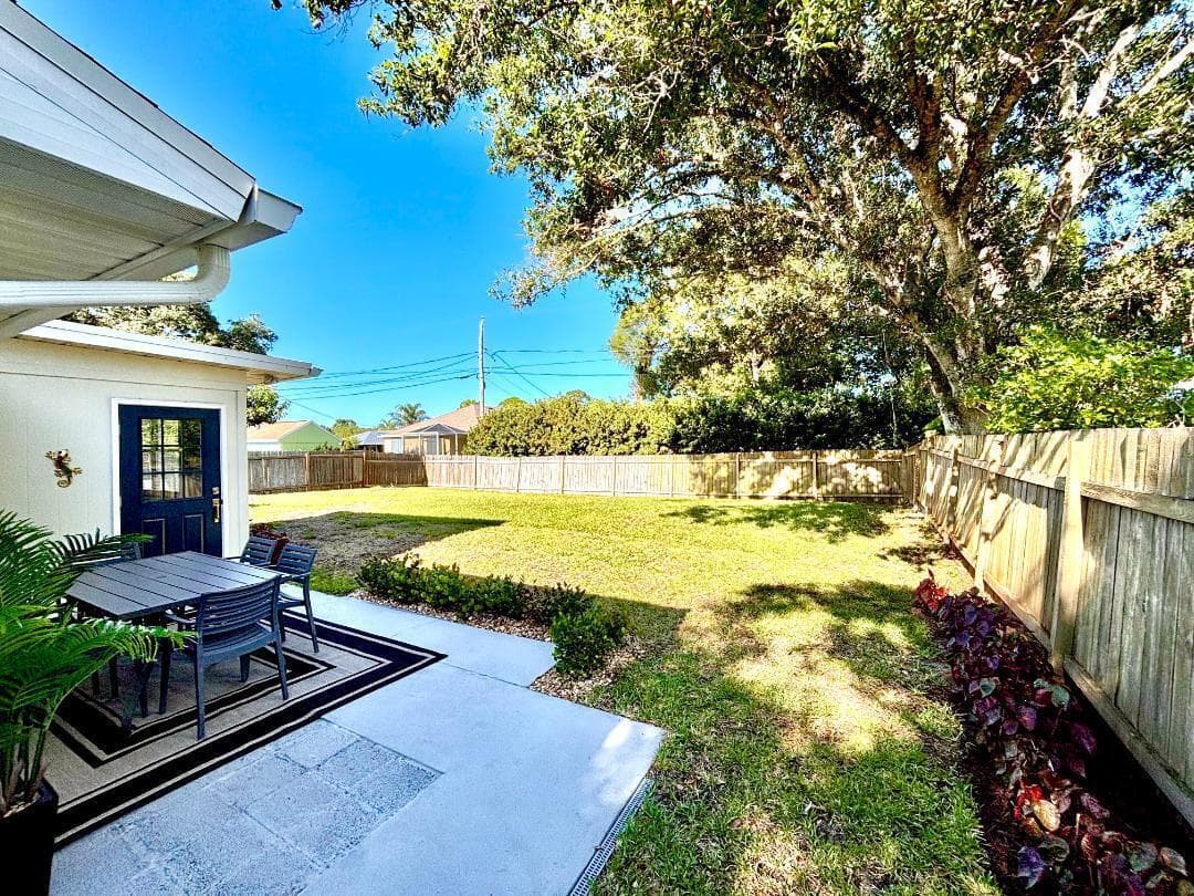 1049 Phelps Street, Sebastian, FL 32958 3