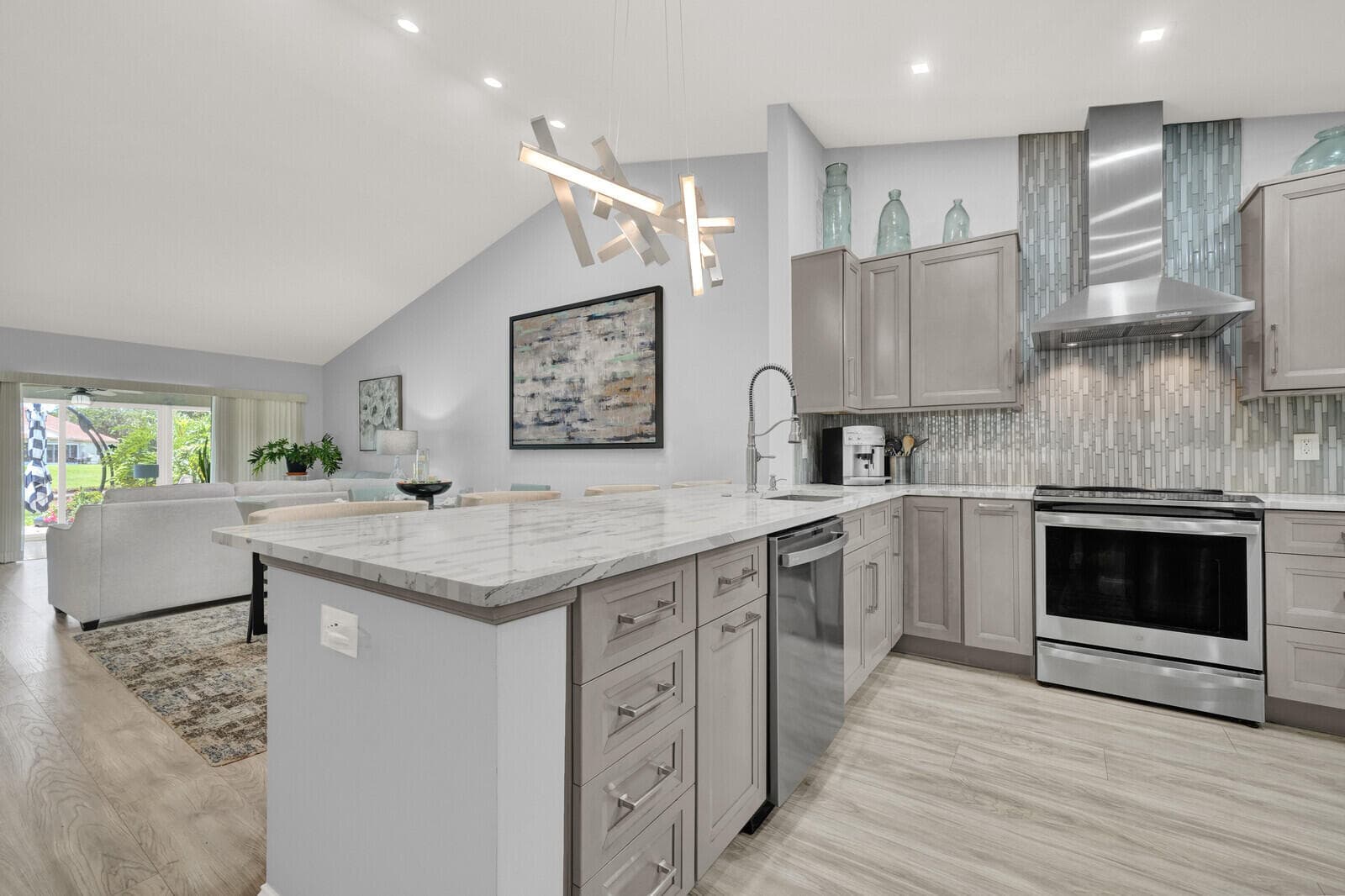 7906 LAKE SANDS Drive, Delray Beach, FL 33446 6