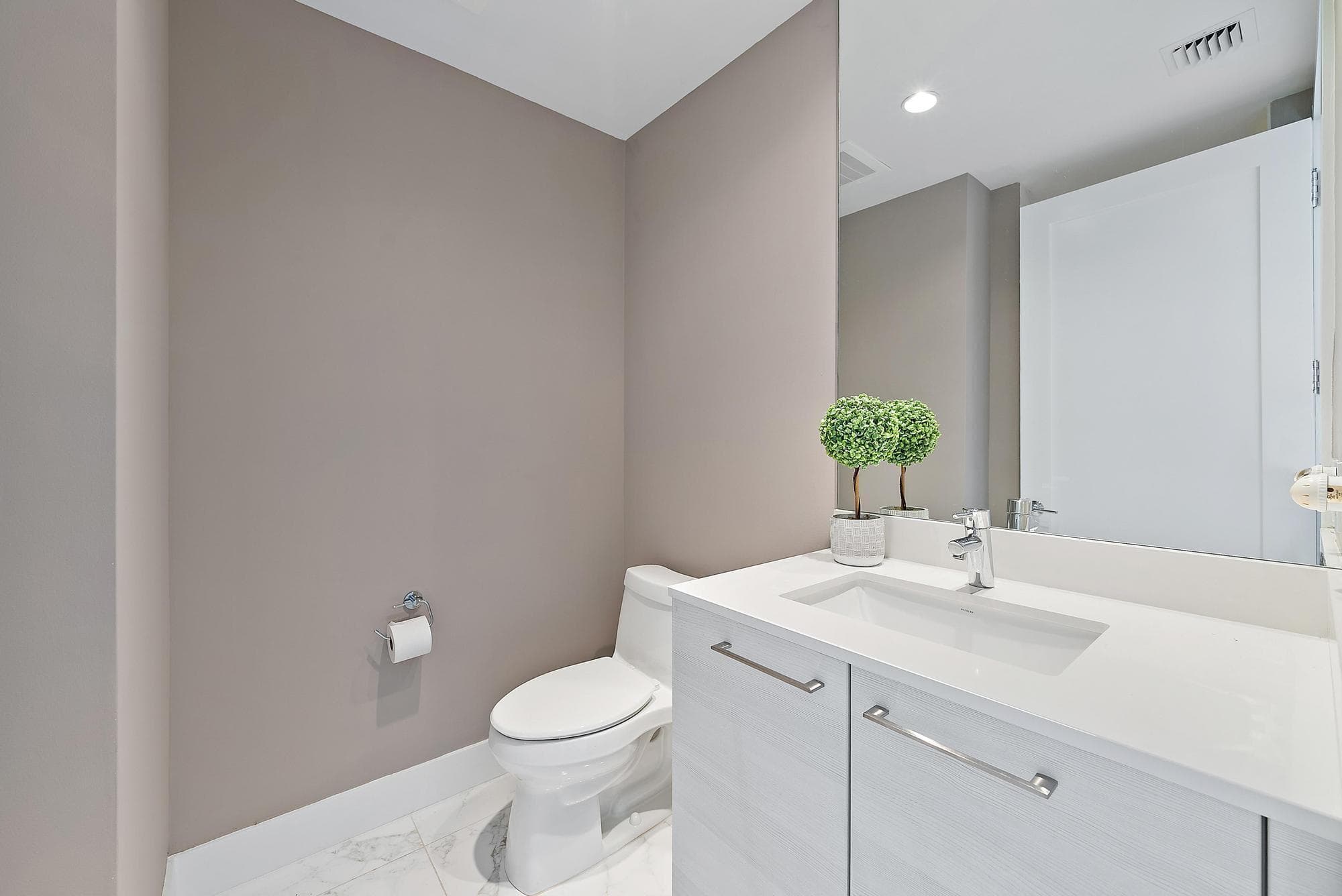 1 Water Club Way 1604, North Palm Beach, FL 33408 27