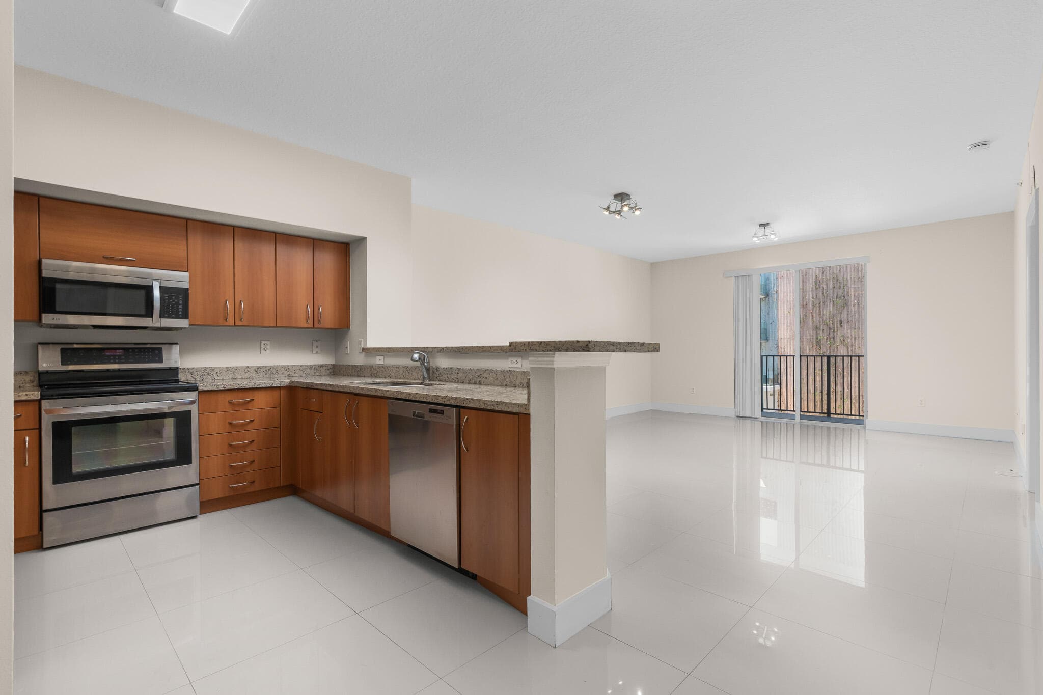 250 NE 3rd Avenue 1305, Delray Beach, FL 33444 2
