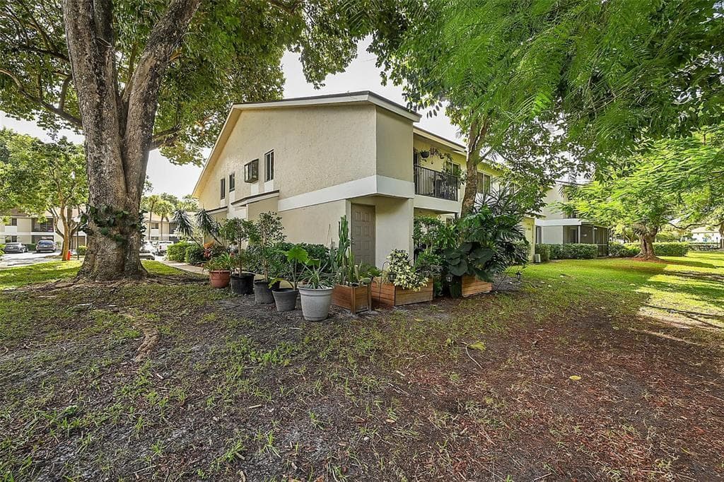 117 GARDENS Drive 204, Pompano Beach, FL 33069 21