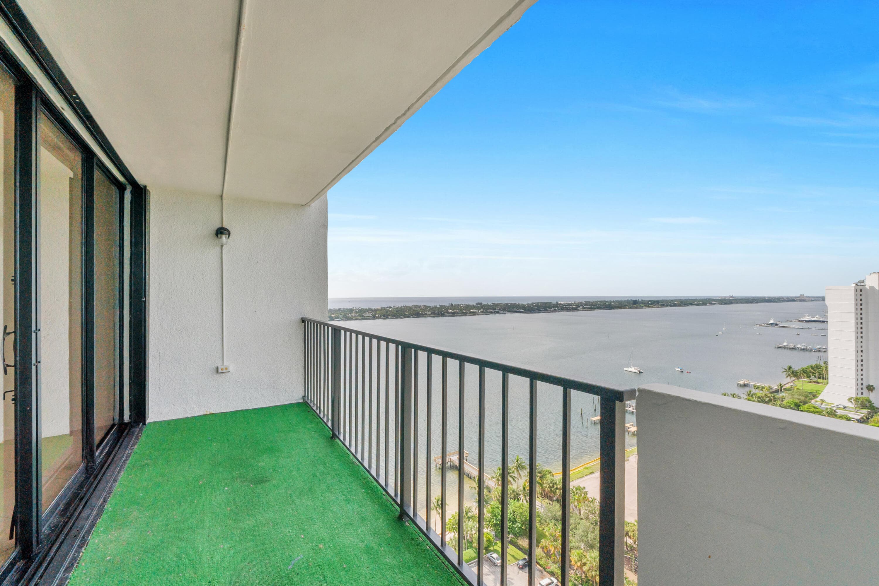 5600 N Flagler Drive 2504, West Palm Beach, FL 33407 2