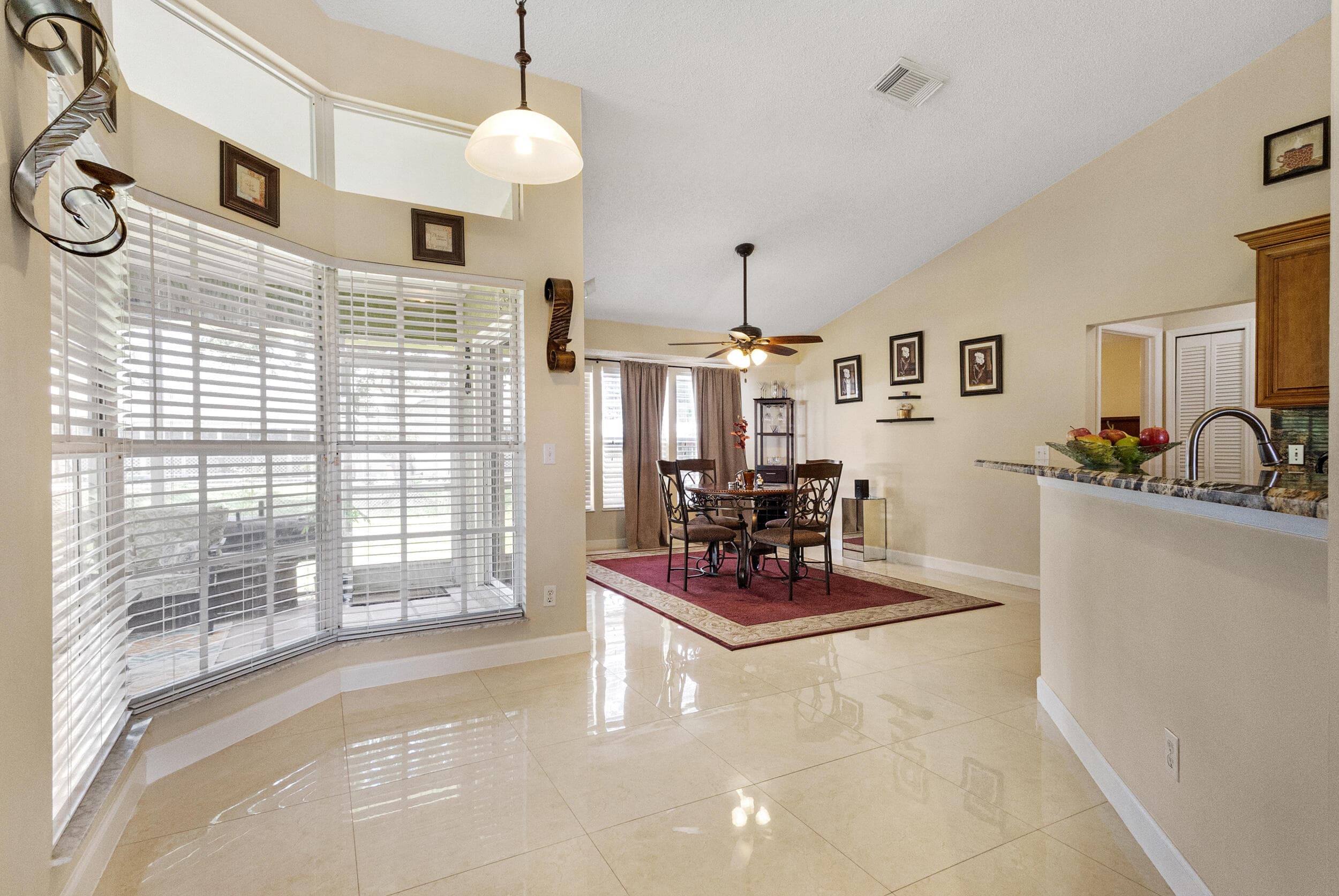 574 SW Fairview Avenue, FL 34983 15