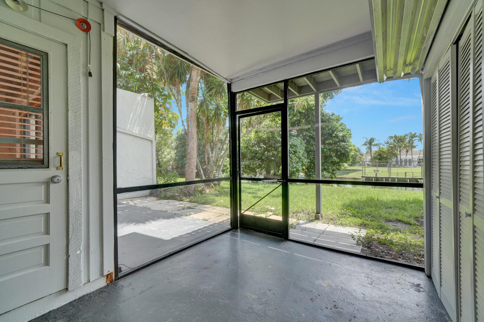 100 Sparrow Drive 13, Royal Palm Beach, FL 33411 29