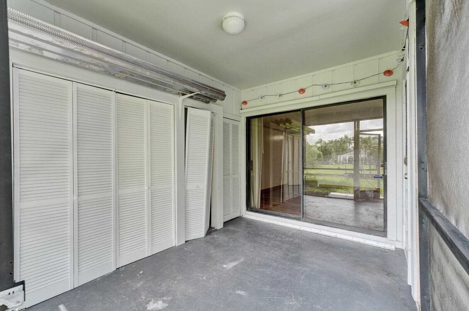 100 Sparrow Drive 13, Royal Palm Beach, FL 33411 30