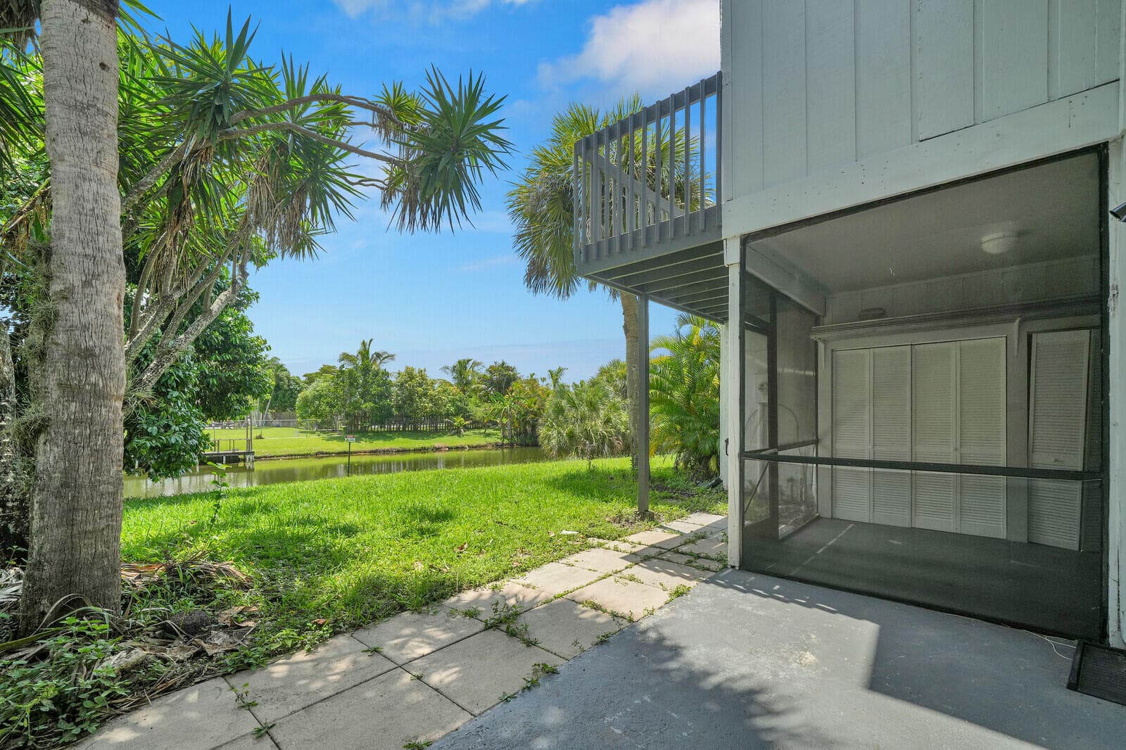 100 Sparrow Drive 13, Royal Palm Beach, FL 33411 31