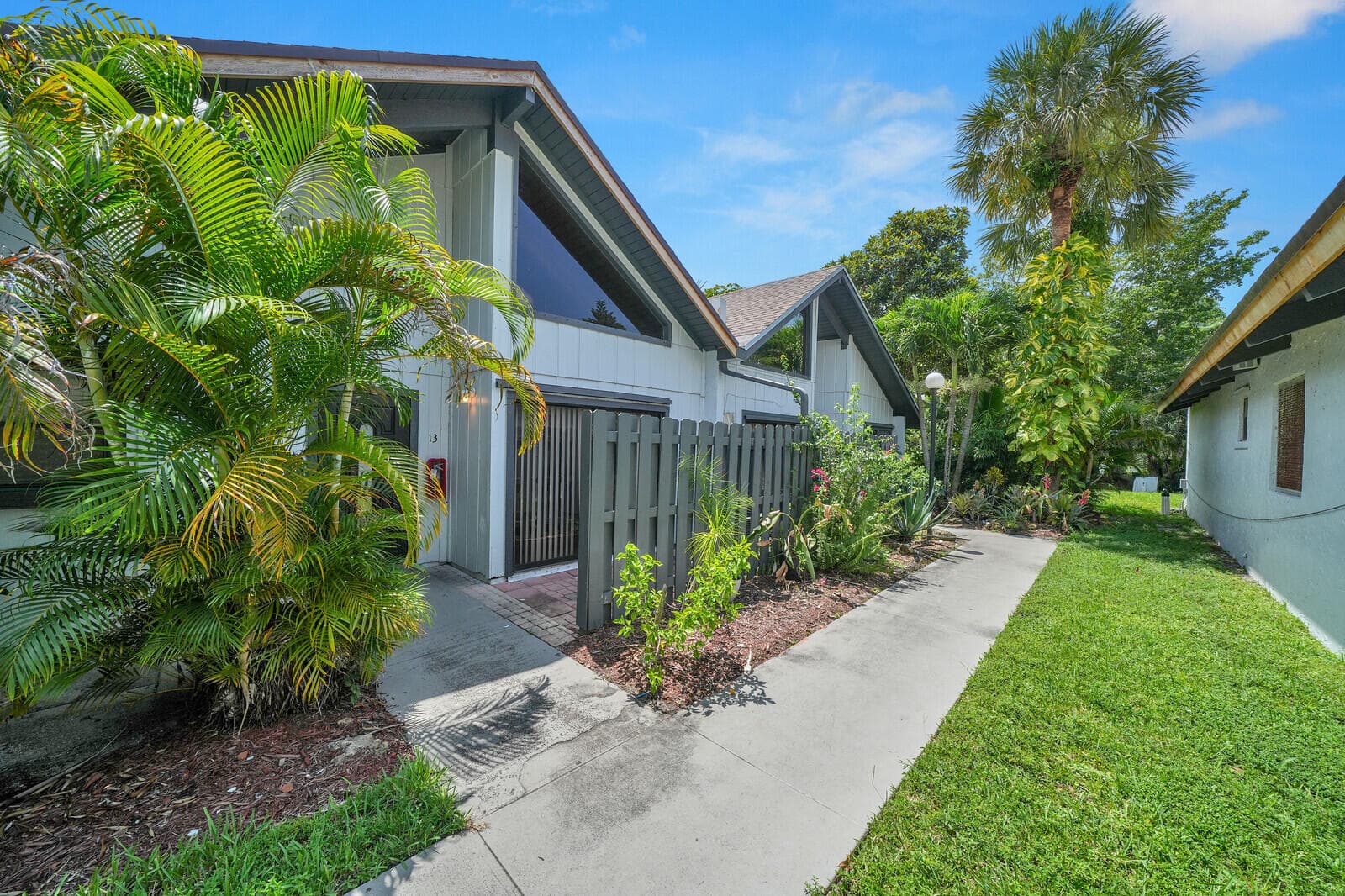 100 Sparrow Drive 13, Royal Palm Beach, FL 33411