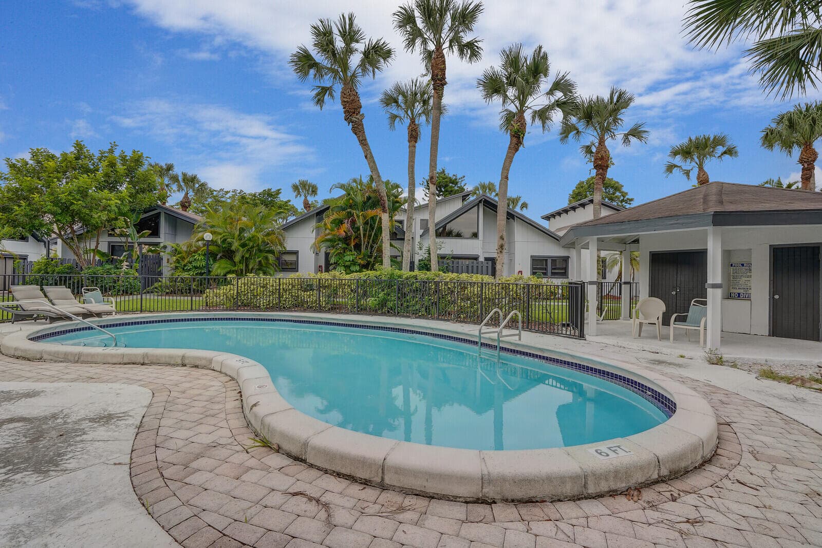 100 Sparrow Drive 13, Royal Palm Beach, FL 33411 35