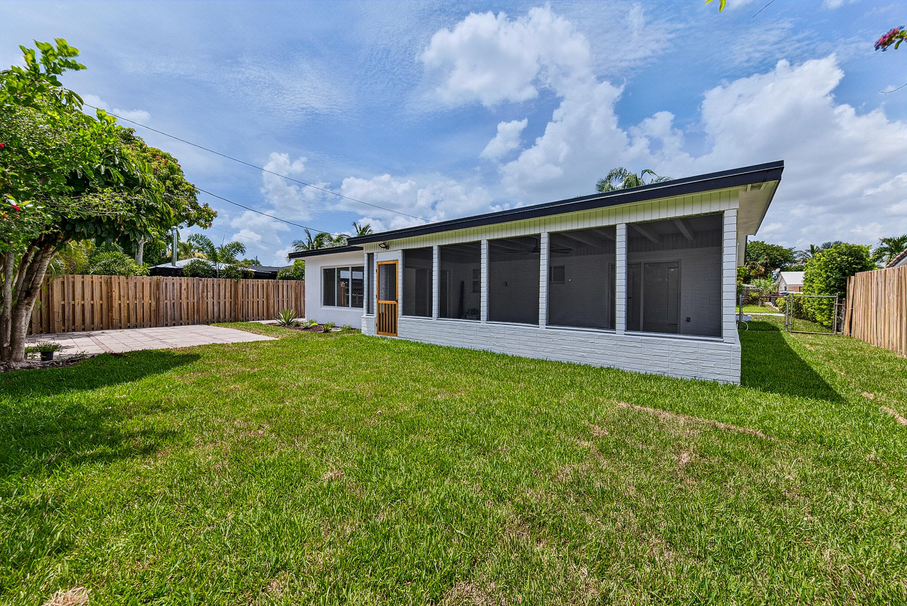 350 NE 42ND Street, Oakland Park, FL 33334 7