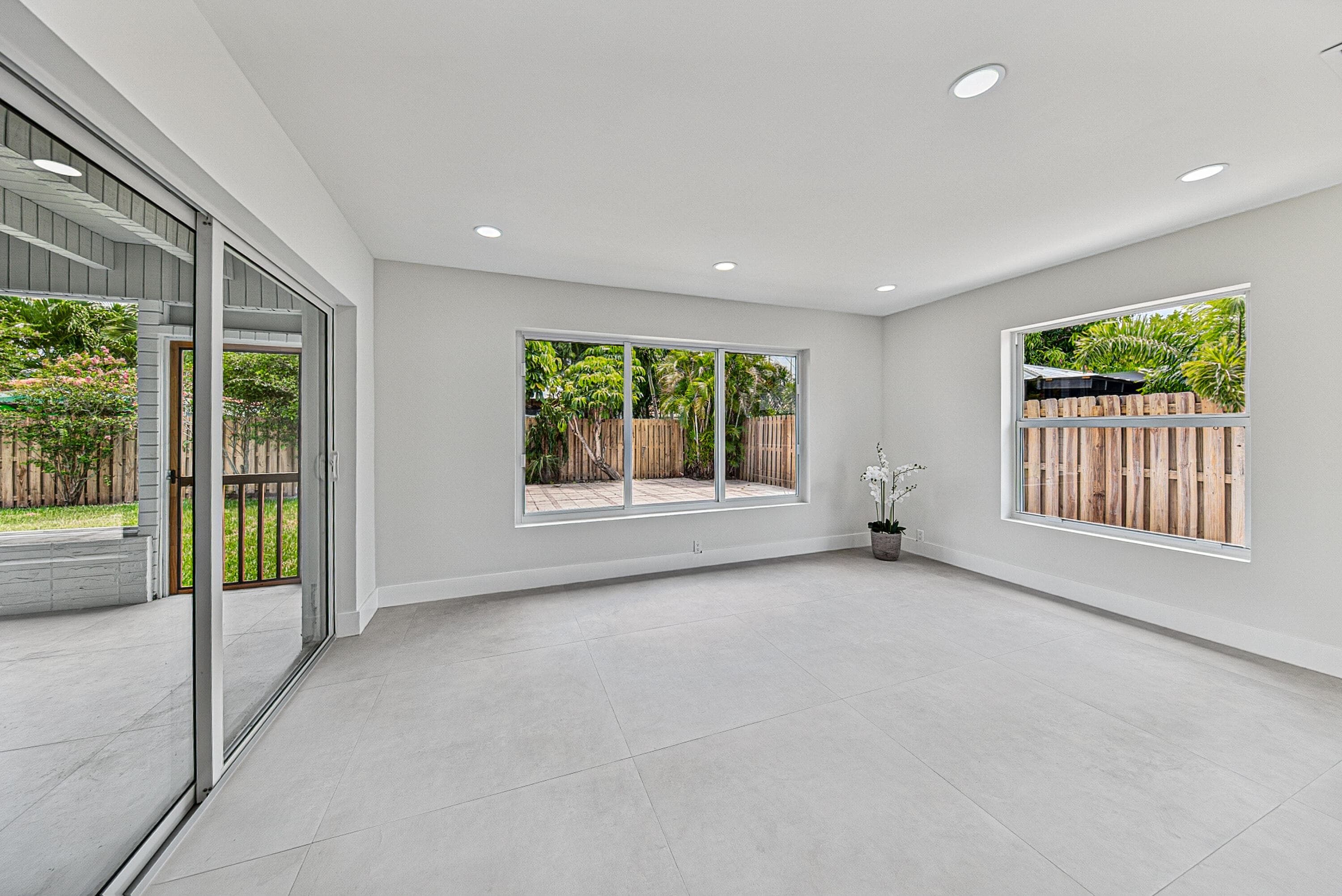 350 NE 42ND Street, Oakland Park, FL 33334 32