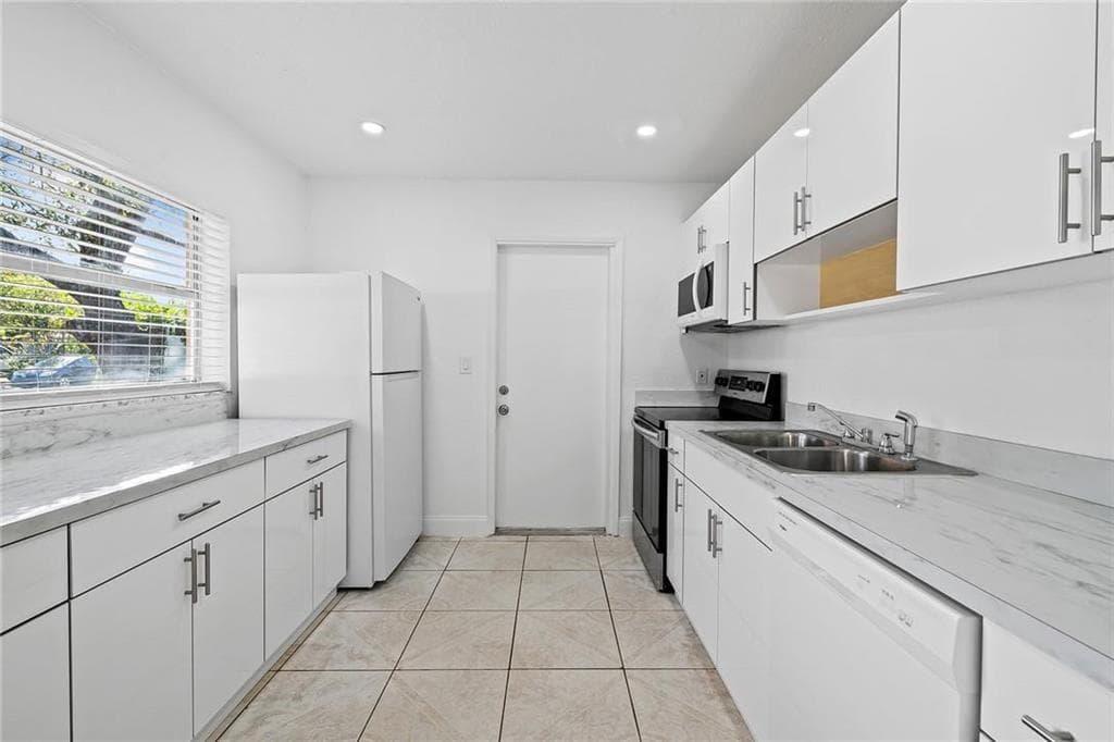 583 NW 17th Place, Fort Lauderdale, FL 33311 3