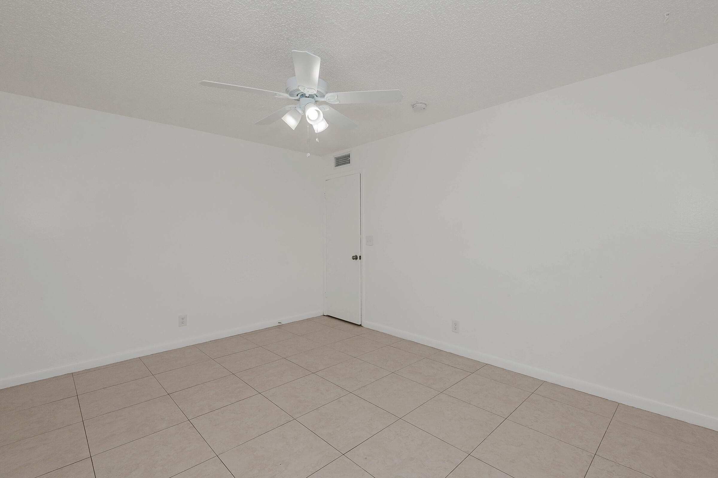 8830 W SAMPLE Road 3, Coral Springs, FL 33065 22