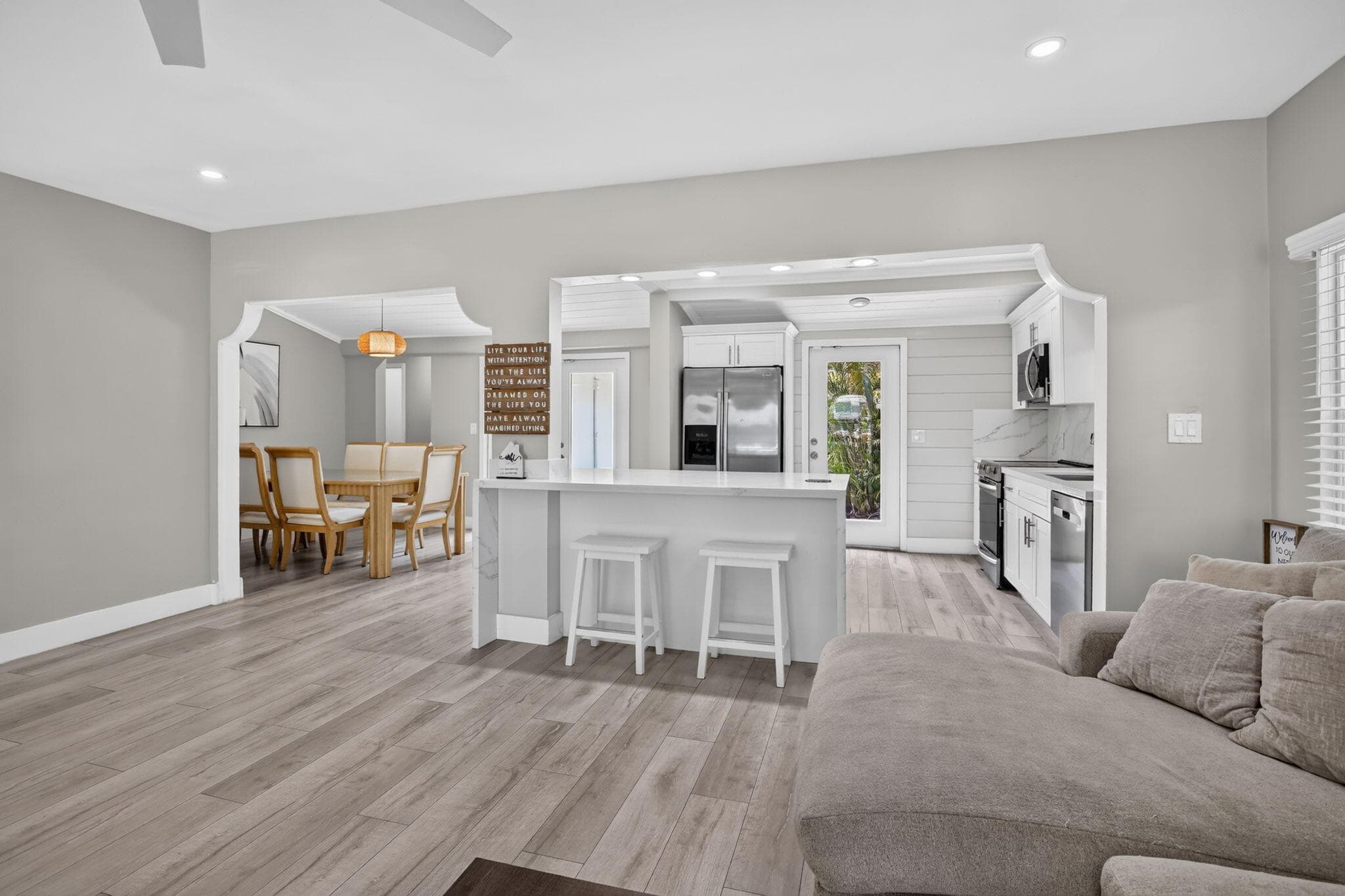 615 NE 13TH Avenue, Fort Lauderdale, FL 33304 9