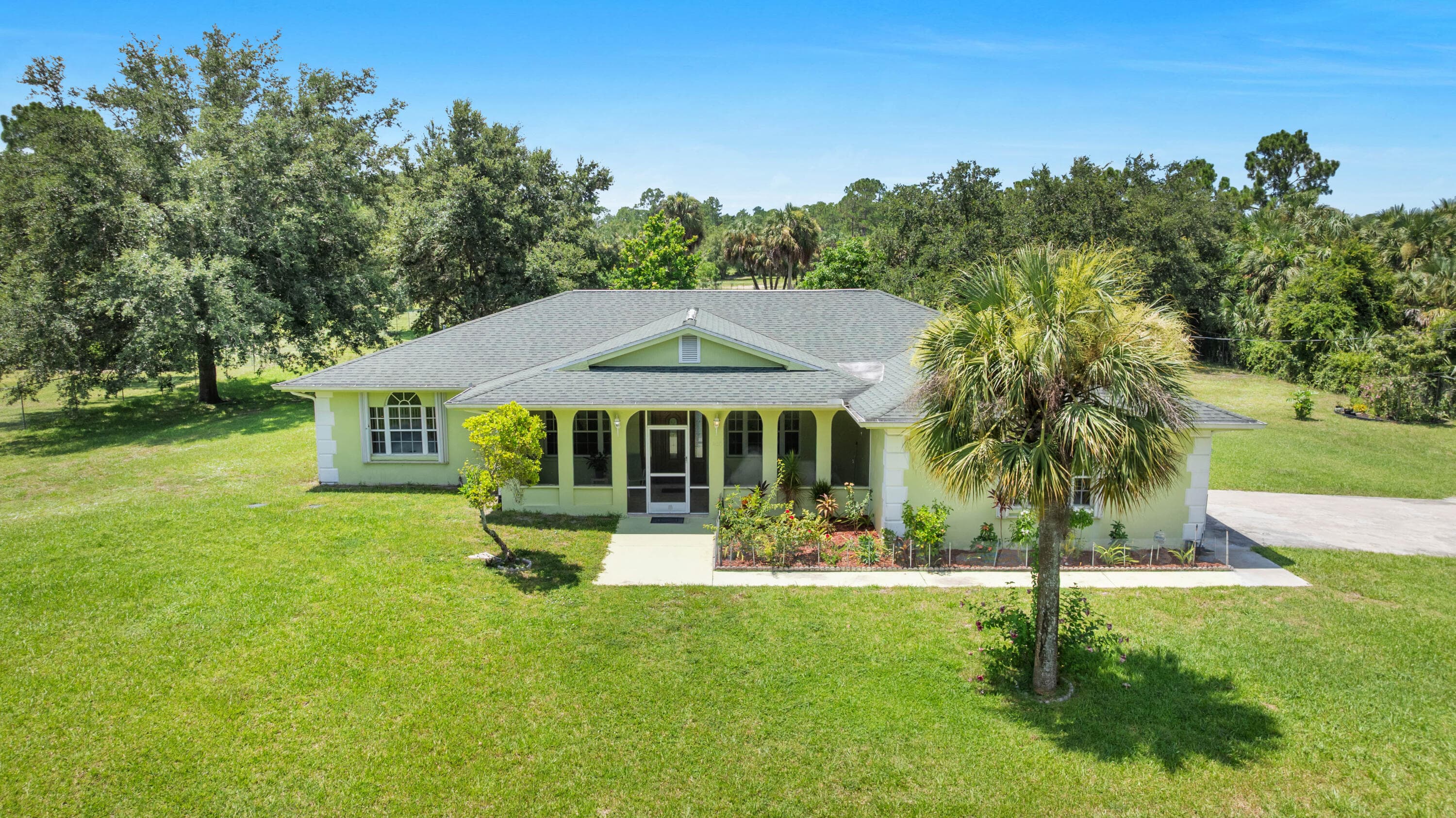 420 18TH Avenue NE, Naples, FL 34120