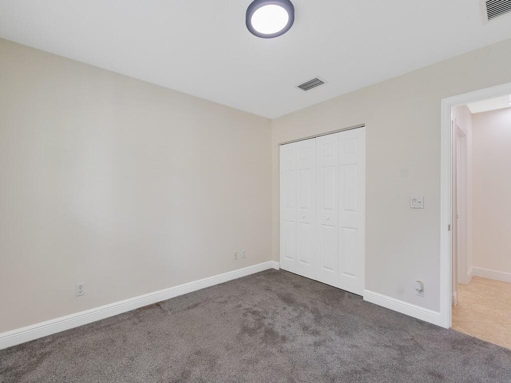 1975 Grey Falcon Circle SW, Vero Beach, FL 32962 16
