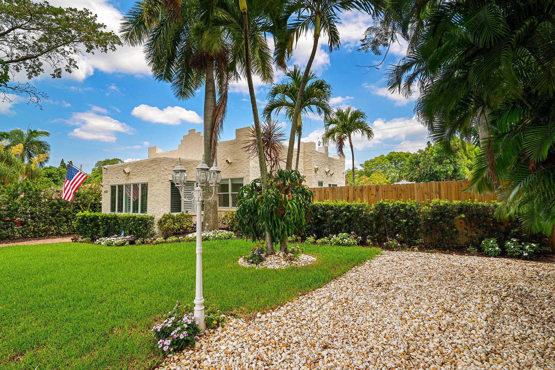 813 Avon Road, West Palm Beach, FL 33401 41