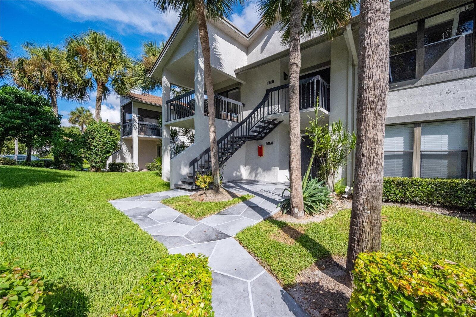 11311 Pond View Drive C201, Wellington, FL 33414 2