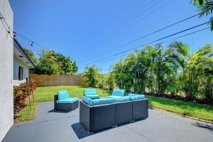 168 SE 31ST Avenue, Boynton Beach, FL 33435 32