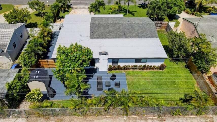 168 SE 31ST Avenue, Boynton Beach, FL 33435 35