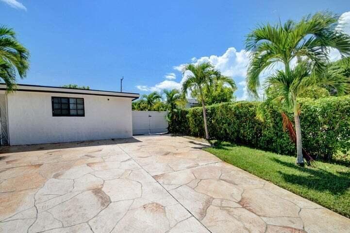168 SE 31ST Avenue, Boynton Beach, FL 33435 36