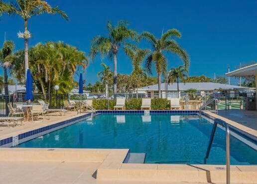 100 Pine Point Drive A, Boynton Beach, FL 33435 17