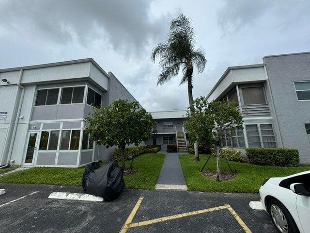 127 FLANDERS C C, Delray Beach, FL 33484 31