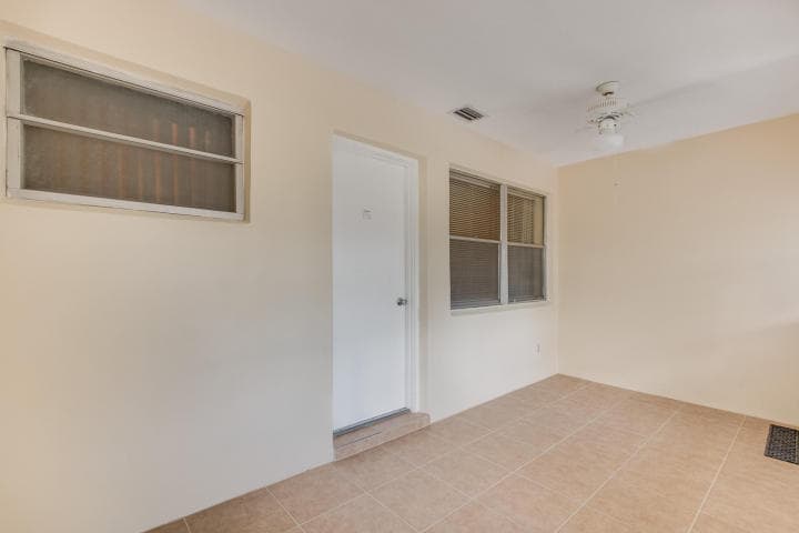 797 North Drive C, Delray Beach, FL 33445 14
