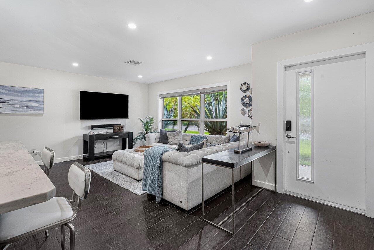 855 BERKELEY Street, Boca Raton, FL 33487 5