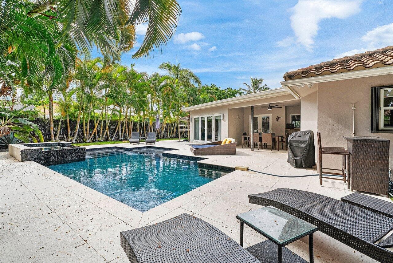 855 BERKELEY Street, Boca Raton, FL 33487 32