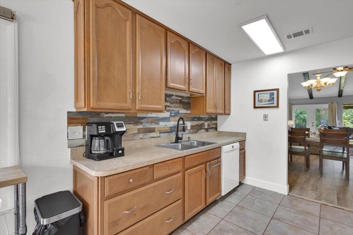 3303 SE Sandpiper Circle, Port St. Lucie, FL 34952 22