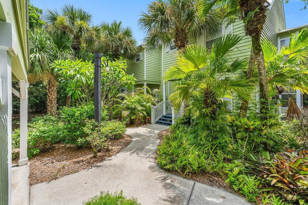 1260 PALMETTO Court 106, Vero Beach, FL 32963 3