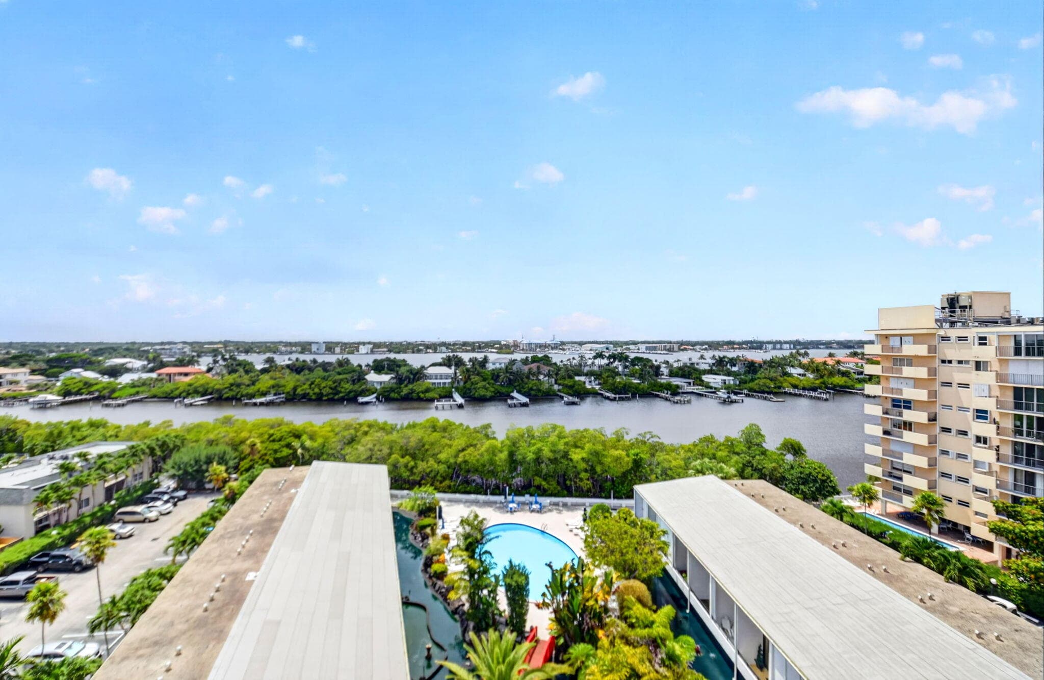 3589 S OCEAN Boulevard 909, South Palm Beach, FL 33480 32