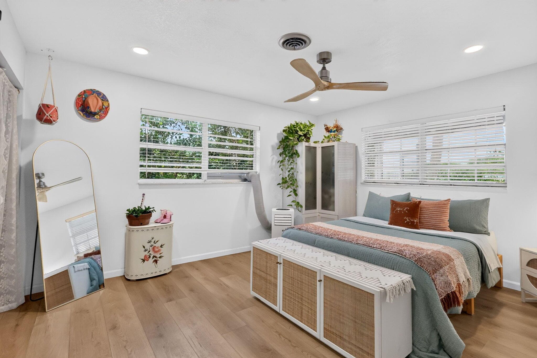 902 SE OCEAN Avenue, Stuart, FL 34996 23