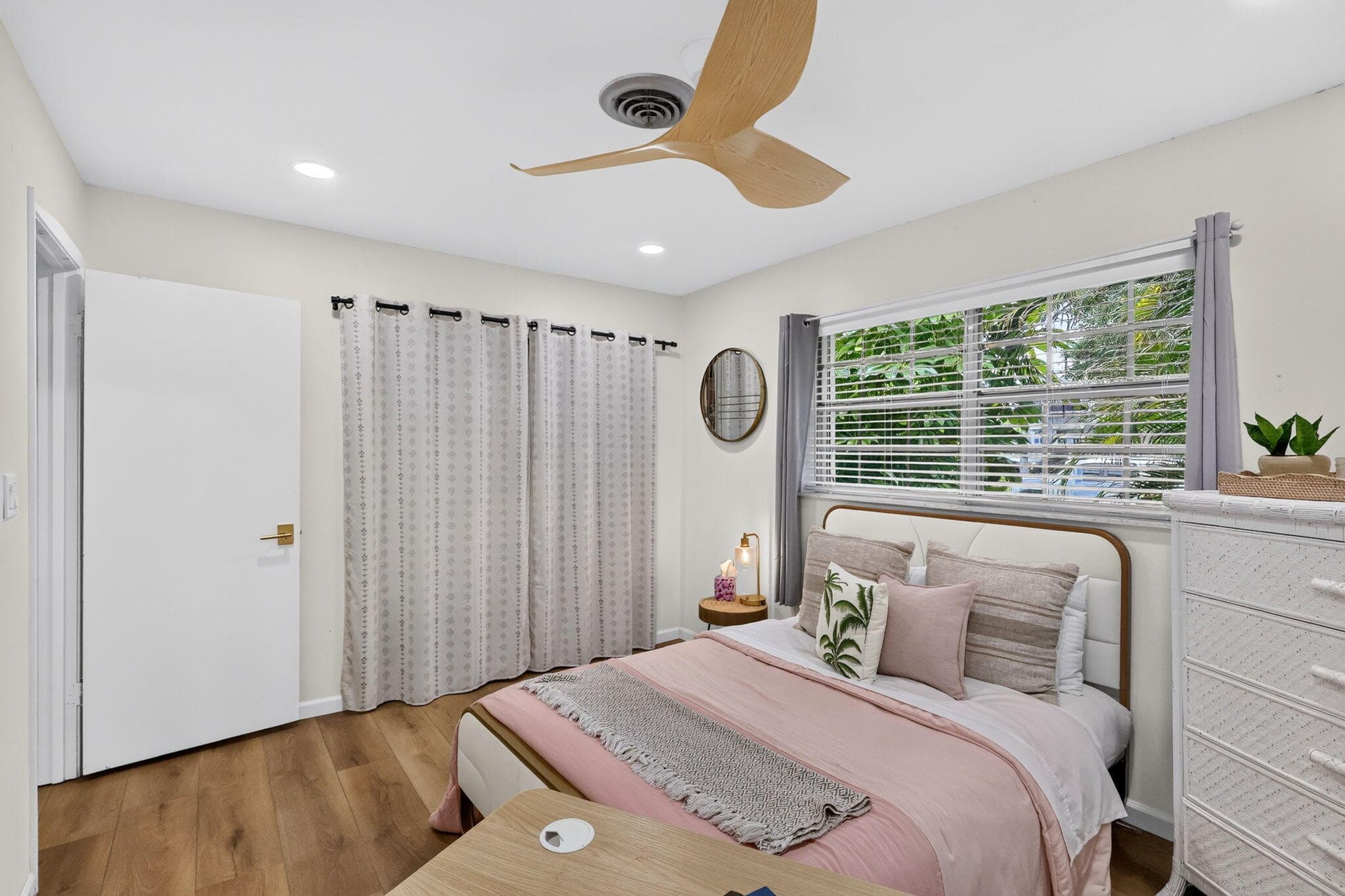 902 SE OCEAN Avenue, Stuart, FL 34996 32