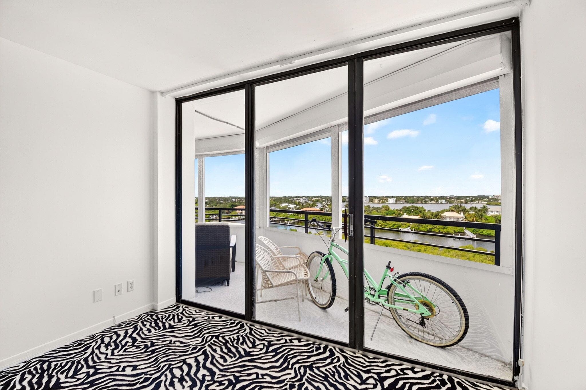 3589 S Ocean Boulevard 908, South Palm Beach, FL 33480 24