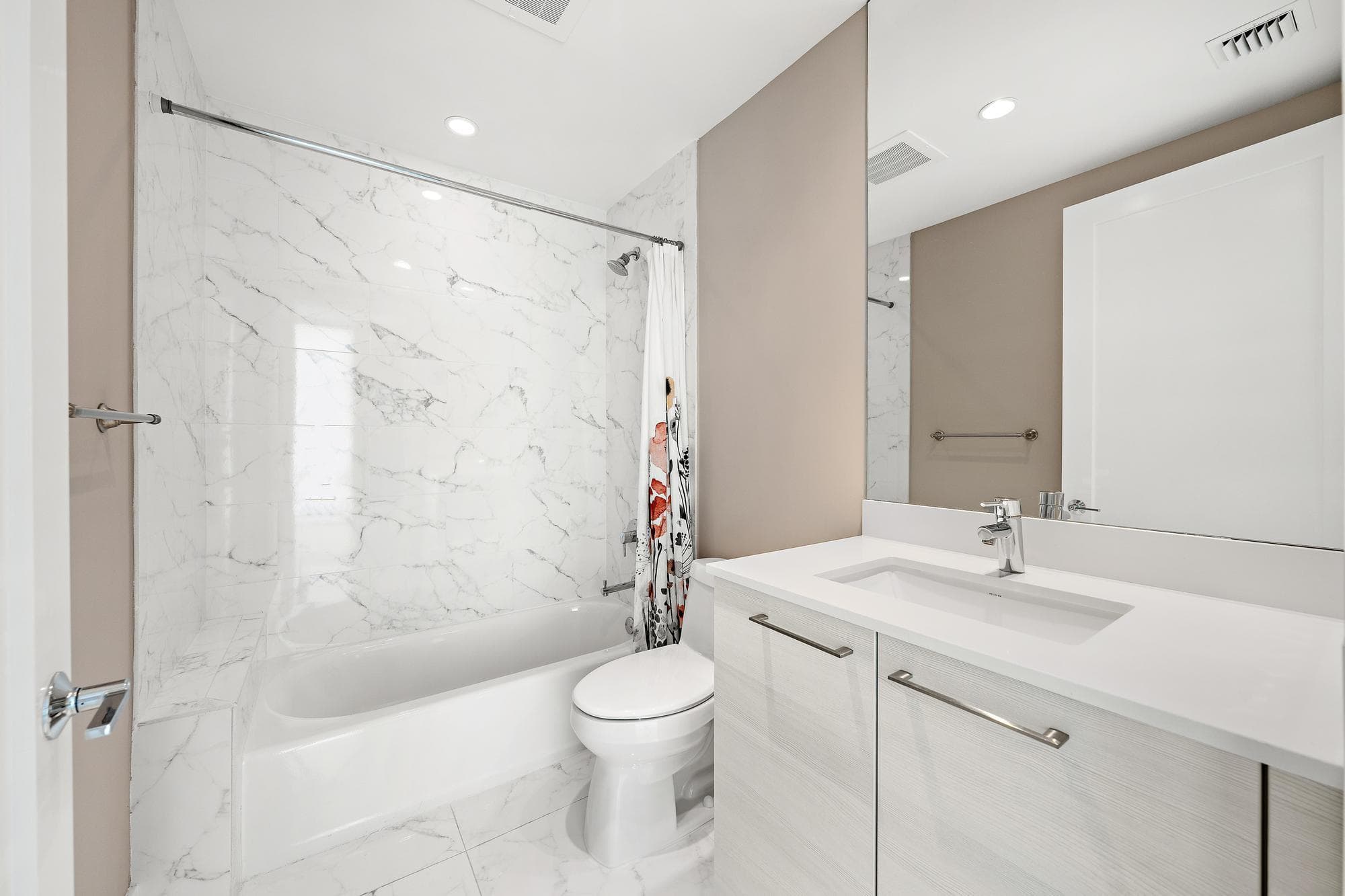 1 Water Club Way 1604, North Palm Beach, FL 33408 29