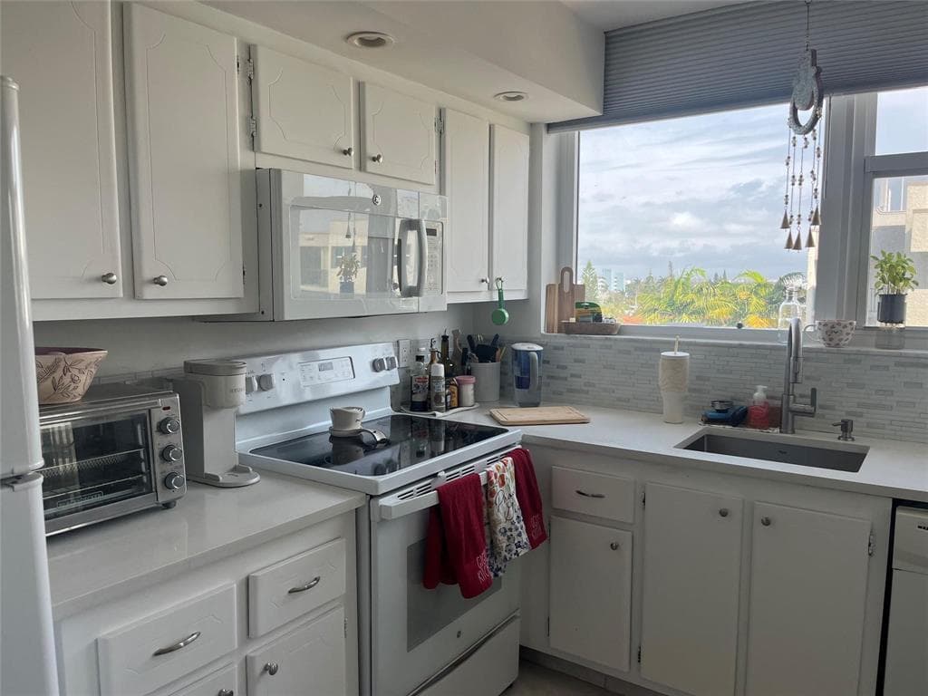 1237 S HILLSBORO MILE Hillsboro Mile N 601, Hillsboro Beach, FL 33062 10