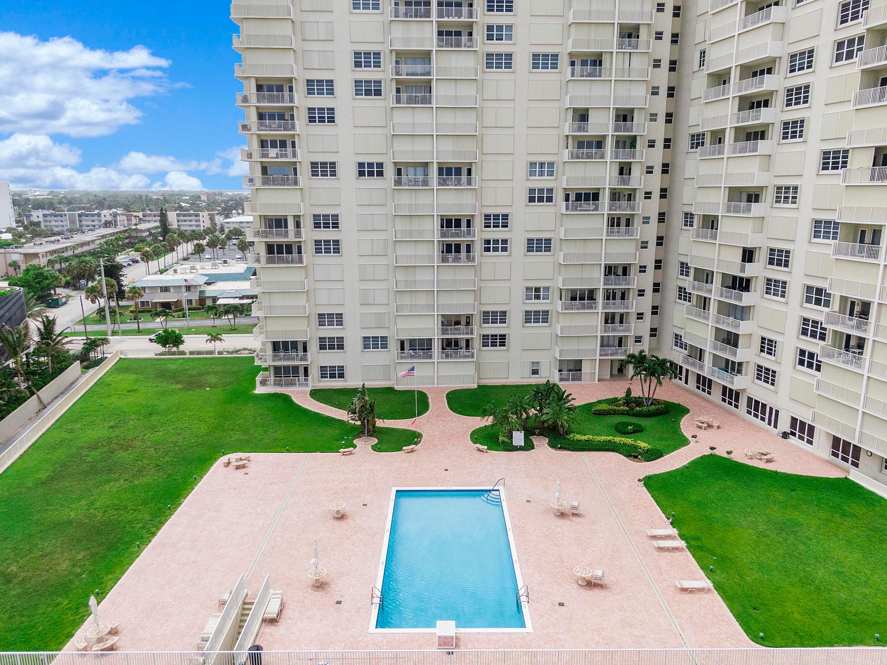 750 N OCEAN Boulevard 1405, Pompano Beach, FL 33062 25
