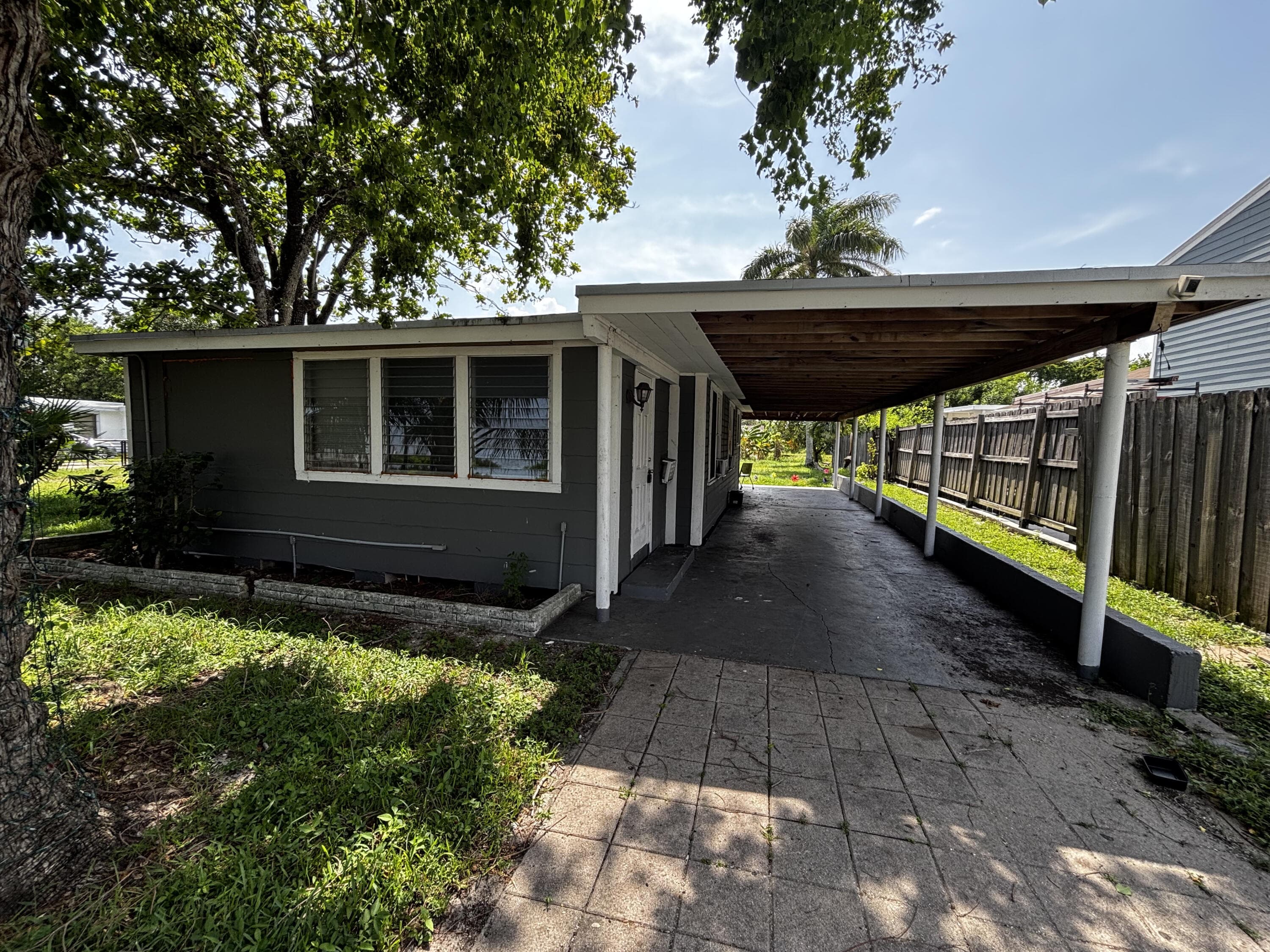 301 FLEMING Avenue, Greenacres, FL 33463 7