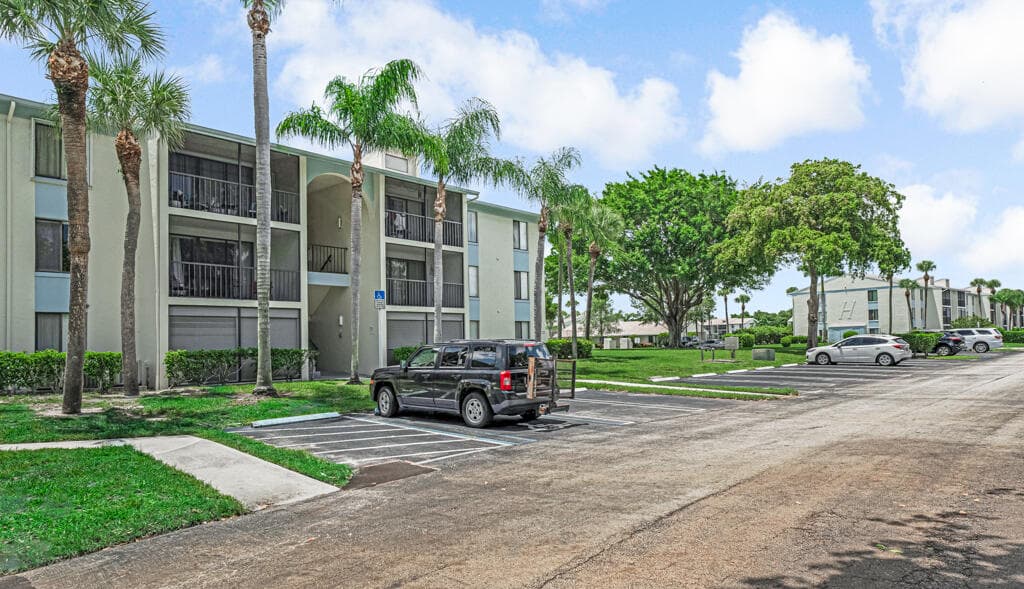 1112 GREEN PINE Boulevard G3, West Palm Beach, FL 33409 31