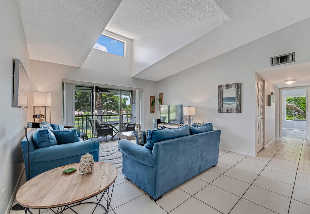 1112 GREEN PINE Boulevard G3, West Palm Beach, FL 33409 3