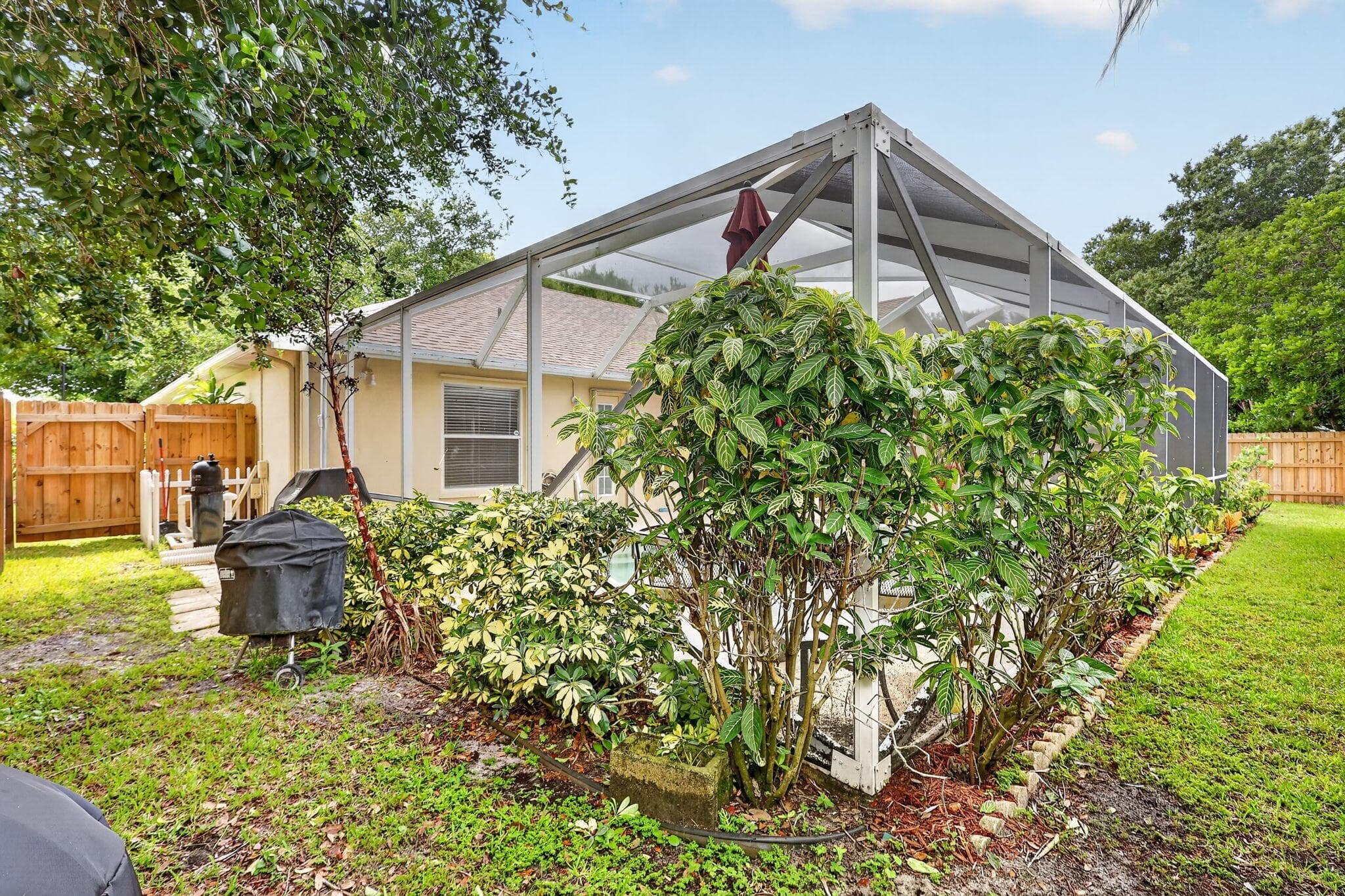 8295 SANDPINE Circle, Port St. Lucie, FL 34952 46