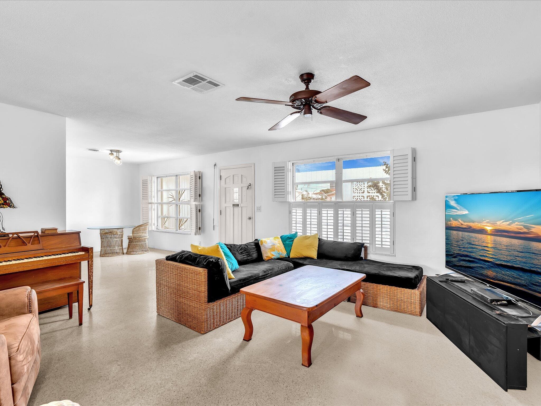 2121 NE 52ND Street, Fort Lauderdale, FL 33308 3