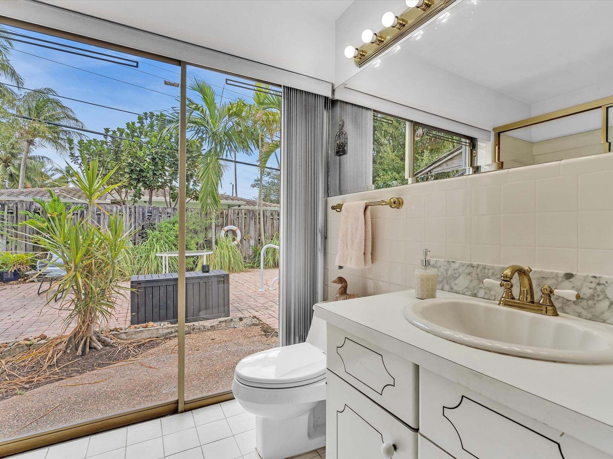 2121 NE 52ND Street, Fort Lauderdale, FL 33308 33