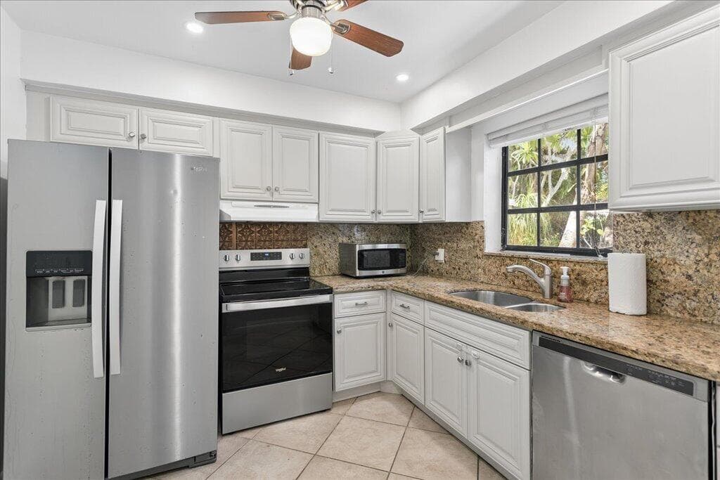 738 NE 16TH Avenue, Fort Lauderdale, FL 33304 16