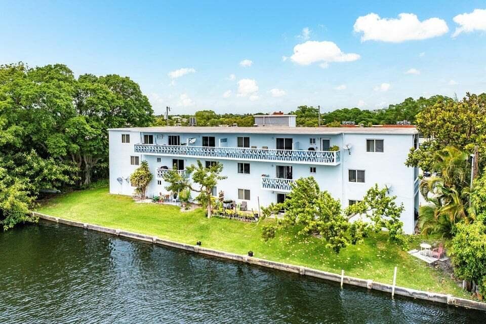 628 Southwind Circle 8, North Palm Beach, FL 33408 5