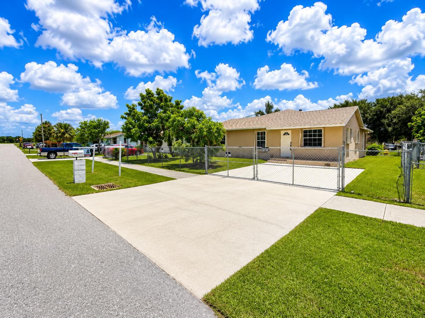 8874 ELDORADO Drive, Pahokee, FL 33476 18