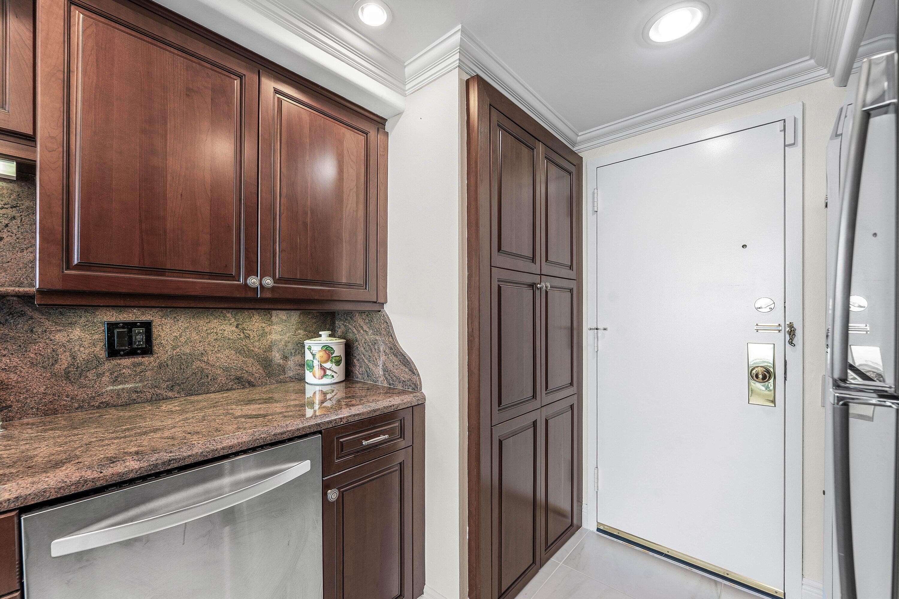 250 S OCEAN Boulevard 8F, Boca Raton, FL 33432 19